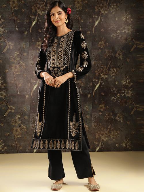 women embroidered woolen kurta - 21451675 - Very Small Image - 1