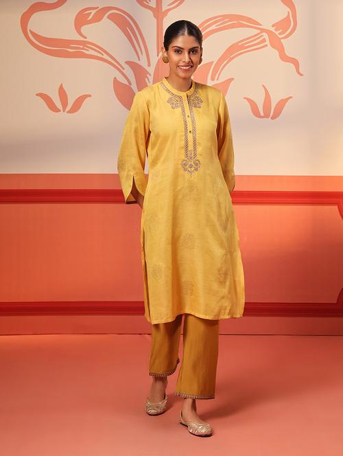 women yellow foil printed kurta pant set  - 21451881 - Very Small Image - 1