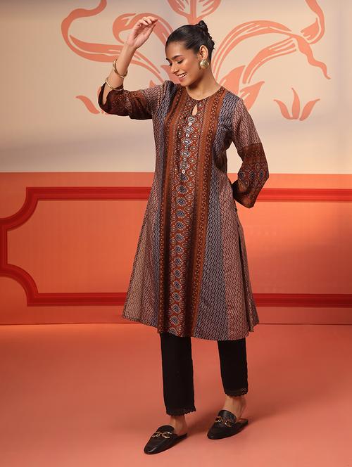 women three quarter sleeve straight kurta - 21452325 - Very Small Image - 1