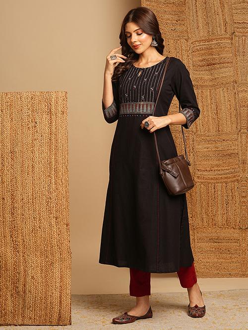 women black solid key hole neck a-line kurta - 21466714 - Very Small Image - 1