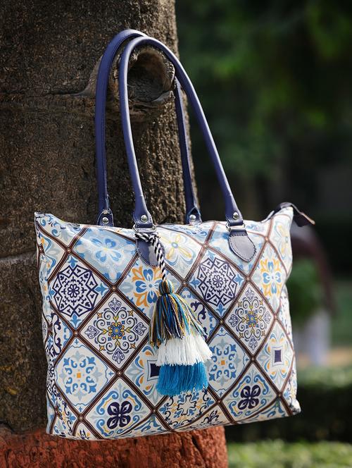 women pu printed handbag - 21466973 - Very Small Image - 1