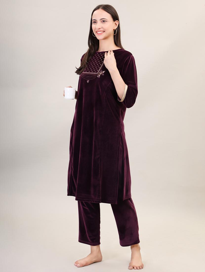 women embroidered velvet kurta pant set - 21473477 - Standard Image - 2