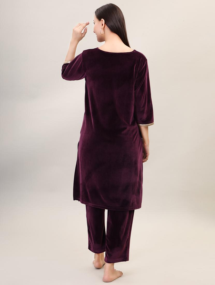 women embroidered velvet kurta pant set - 21473477 - Zoom Image - 3