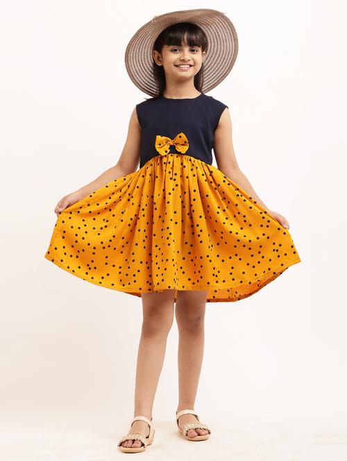 girl printed sleevless crepe frock - 21481087 - Very Small Image - 1