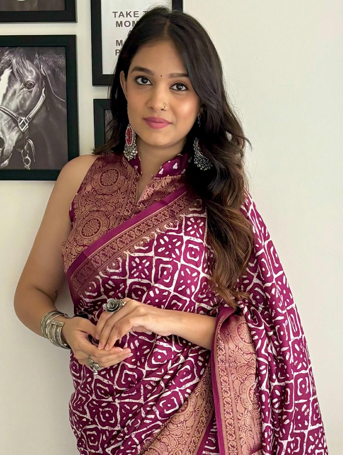 women magenta printed saree - 21481102 - Standard Image - 2