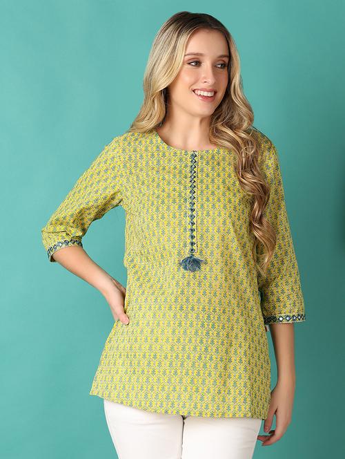 women floral printed three quarter sleeve straight kurti - 21503401 - Very Small Image - 1