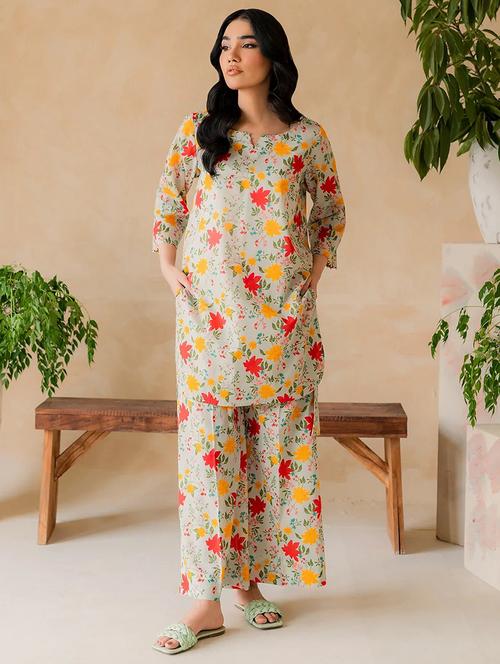 women floral notch neck co-ord sets  - 21522789 - Very Small Image - 1