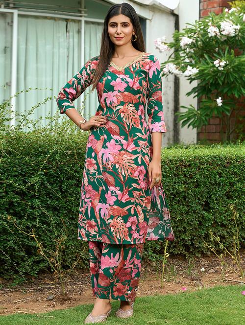 women v-neck floral printed straight kurta - 21529593 - Very Small Image - 1