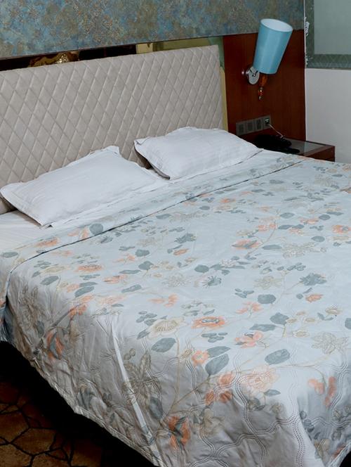 light blue floral printed comforter - 21547416 - Very Small Image - 1