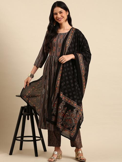 women three quarter sleeve kurta pant with dupatta set - 21550307 - Very Small Image - 1