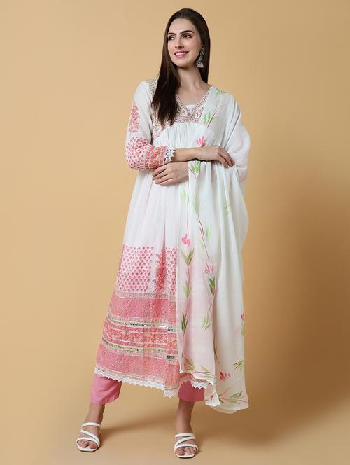 women three quarter sleeve kurta pant with dupatta set - 21550403 - Very Small Image - 1