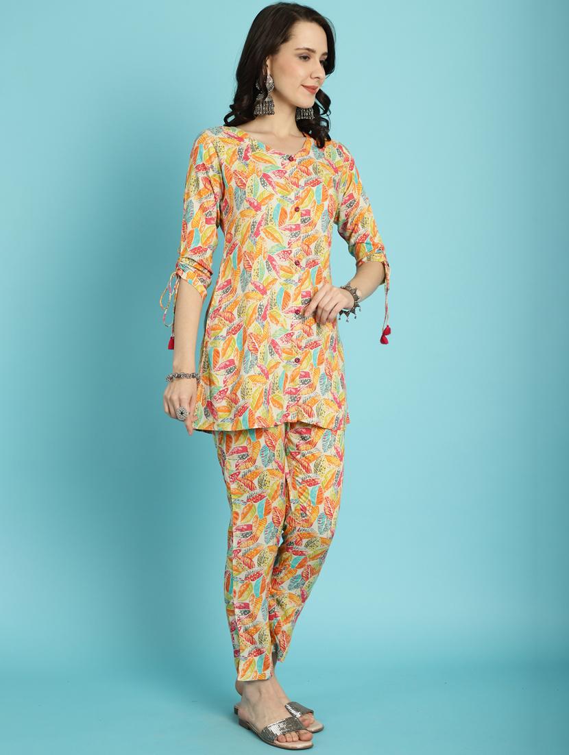 women printed v neck co-ord sets - 21557485 - Standard Image - 3