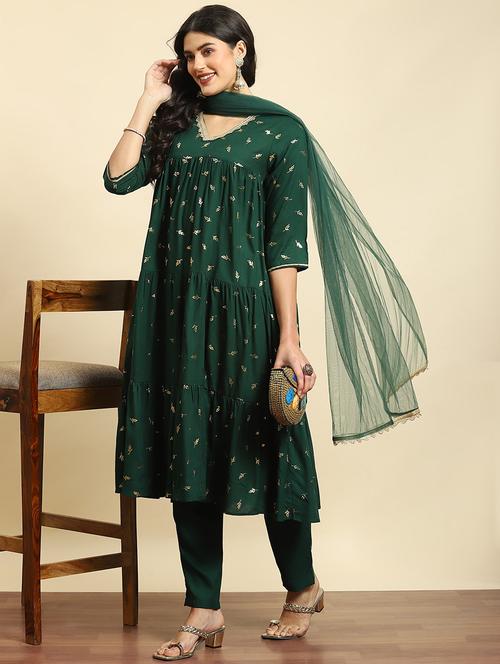 women foil print kurta pant set with dupatta - 21559553 - Very Small Image - 1