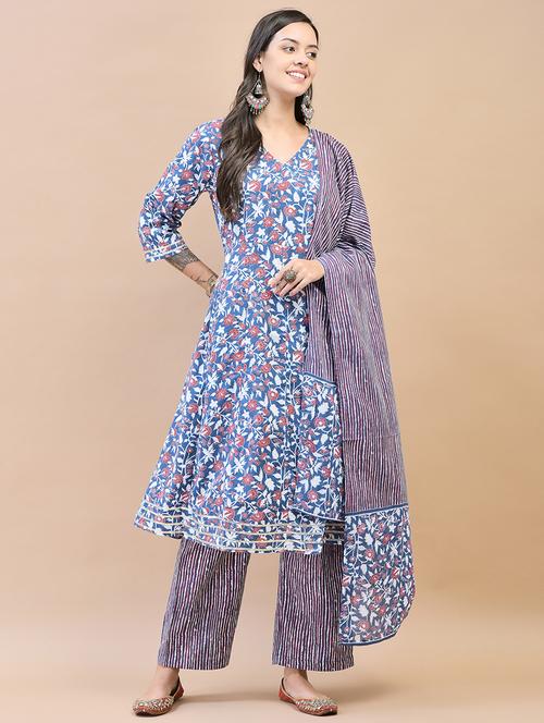 women three quarter sleeve kurta palazzo with dupatta set - 21559633 - Very Small Image - 1