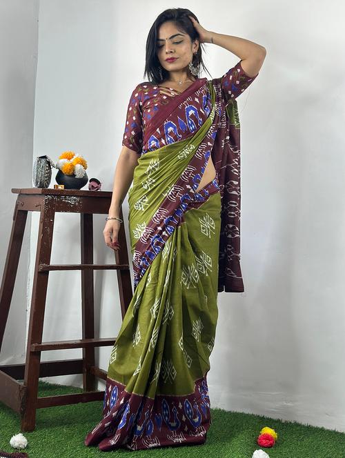 women ikat printed pure cotton saree with blouse - 21569182 - Very Small Image - 1