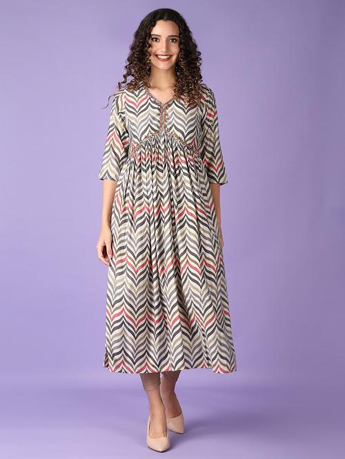 women three quarter sleeve a-line kurta - 21569817 - Very Small Image - 1