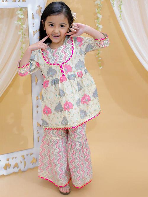 girls printed three quarter sleeves kurta sharara set - 21583478 - Very Small Image - 1