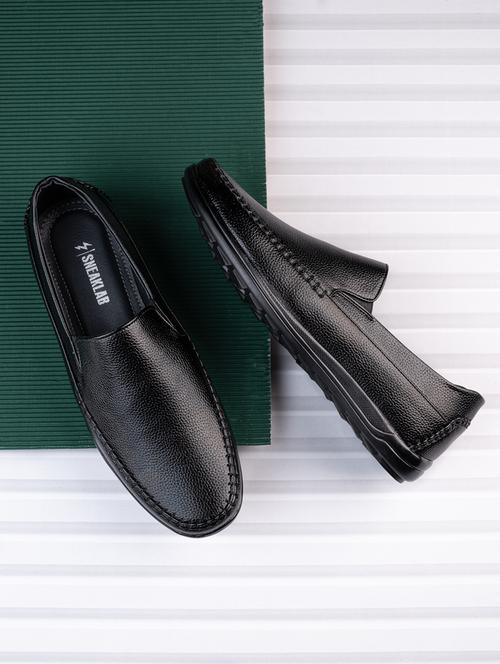 men solid slip on shoes - 21597486 - Very Small Image - 1