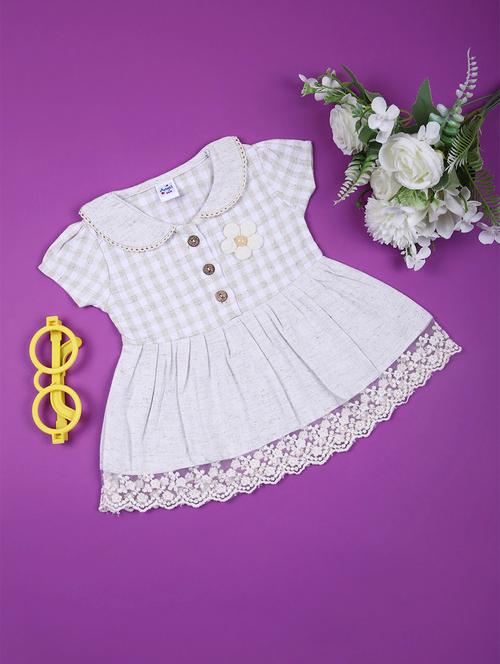 girls checkered petern pan neck frock - 21612550 - Very Small Image - 1