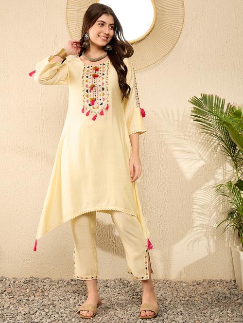 women embroidered three quarter sleeve kurta pant set - 21620092 - Very Small Image - 1