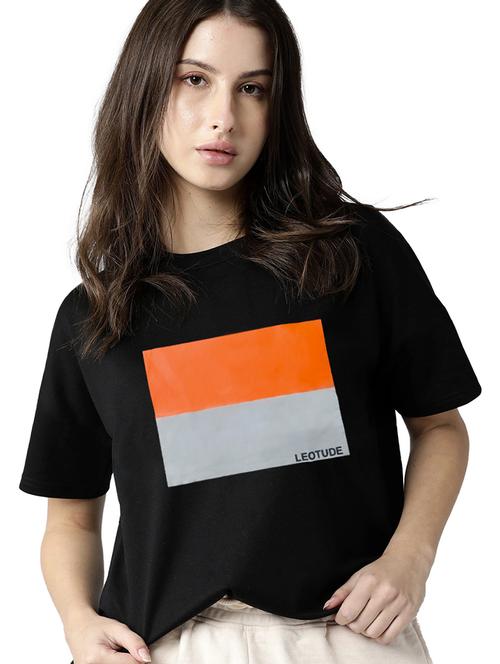 women round neck chest print t-shirt - 21622301 - Very Small Image - 1