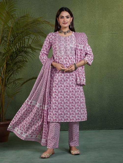 women purple printed kurta pant set with dupatta - 21622472 - Very Small Image - 1
