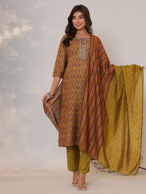 women three quarter sleeve kurta pant with dupatta set - 21622632 - Very Small Image - 1
