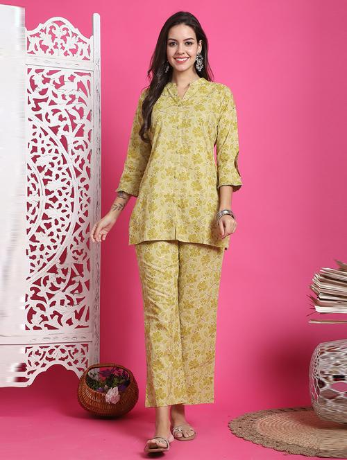 women printed cotton top and trouser co-ord set - 21650371 - Very Small Image - 1