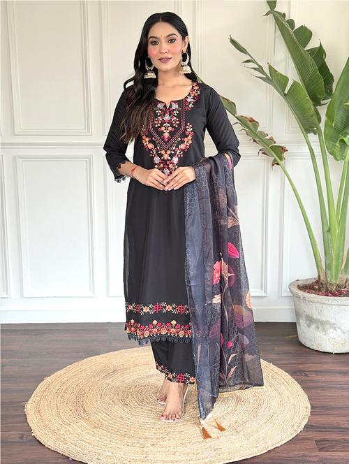 women embroidered kurta pant set with duaptta - 21650938 - Very Small Image - 1