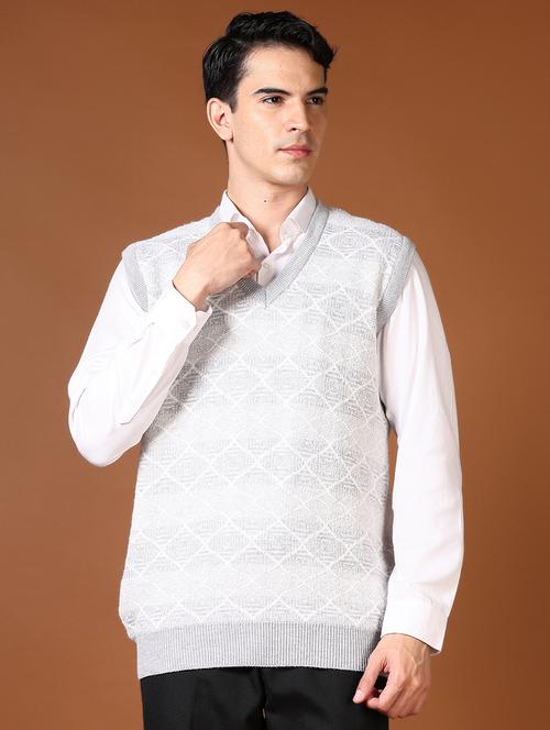 men self design sleeveless pullover - 21661063 - Very Small Image - 1