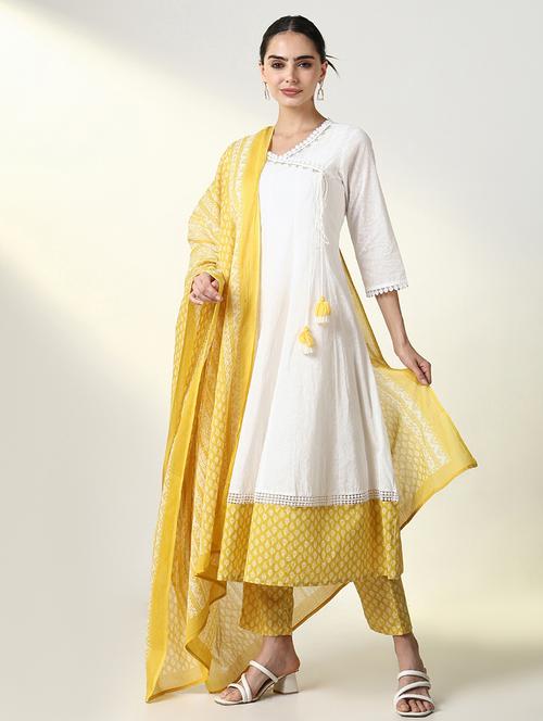 women three quarter sleeve kurta pant with dupatta set - 21661568 - Very Small Image - 1