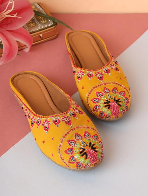 women embroidered slip on jutis - 21662953 - Very Small Image - 1
