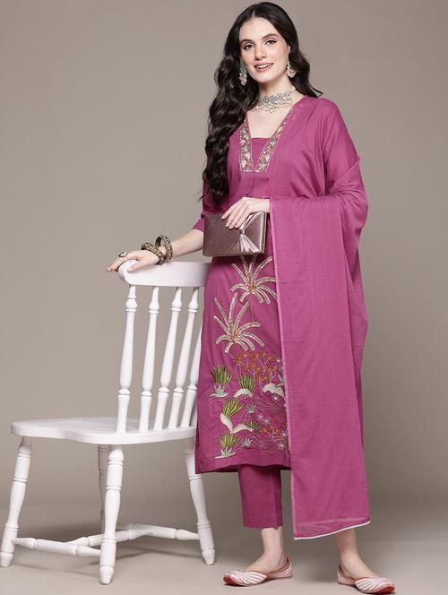 Women Three Quarter Sleeve Kurta Pant With Dupatta Set - 21675290 - Very Small Image - 1