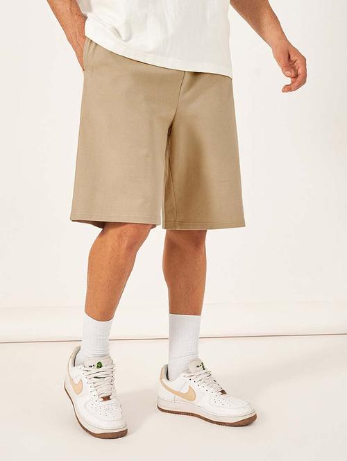 men solid mid rise bermuda shorts - 21677549 - Very Small Image - 1