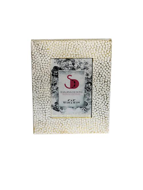 table mounted wood photo  frame - 21678510 - Very Small Image - 1