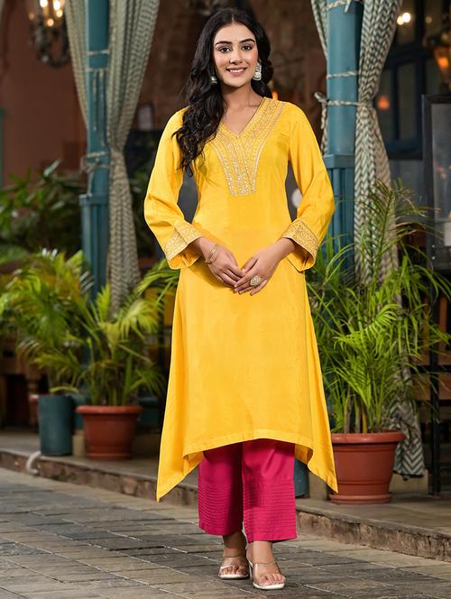 women embroidered v neck kurta pant set - 21679245 - Very Small Image - 1