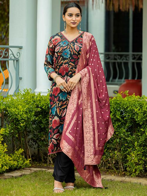 women three quarter sleeve kurta pant with dupatta set - 21680587 - Very Small Image - 1