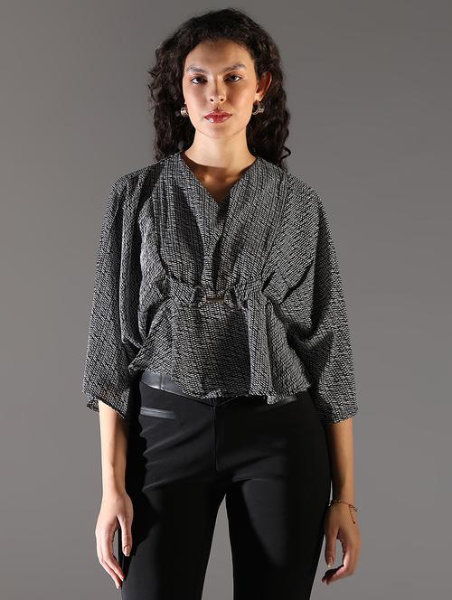 women black printed v neck top - 21682323 - Very Small Image - 1