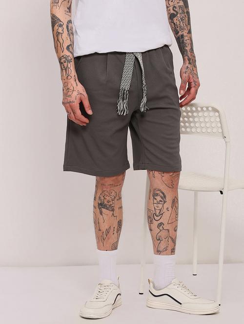 men mid rise solid shorts - 21682395 - Very Small Image - 1