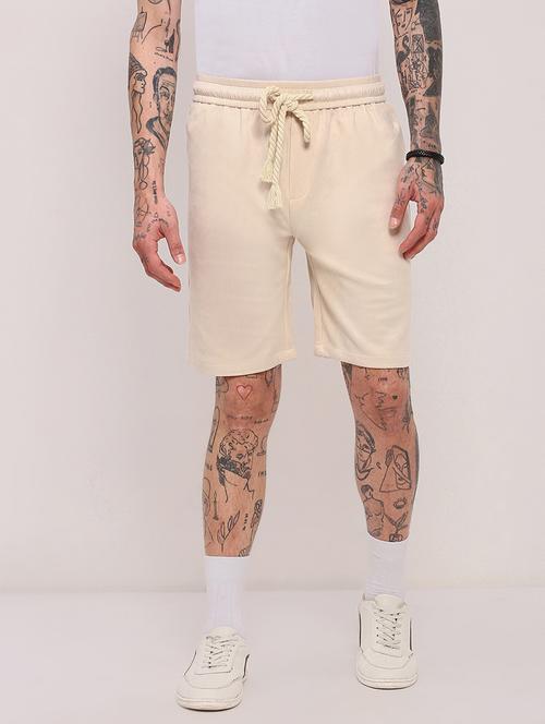 men mid rise solid shorts - 21682399 - Very Small Image - 1