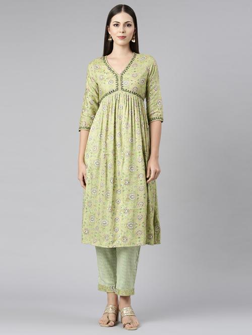 women floral printed v neck kurta pant set - 21682803 - Very Small Image - 1