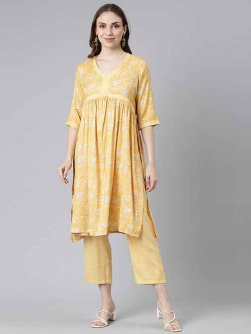 women floral printed v neck kurta pant set - 21682804 - Very Small Image - 1