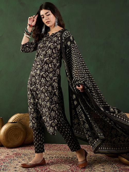 women three quarter sleeve kurta pant with dupatta set - 21683623 - Very Small Image - 1