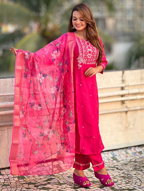 women three quarter sleeve kurta pant with dupatta set - 21684267 - Very Small Image - 1