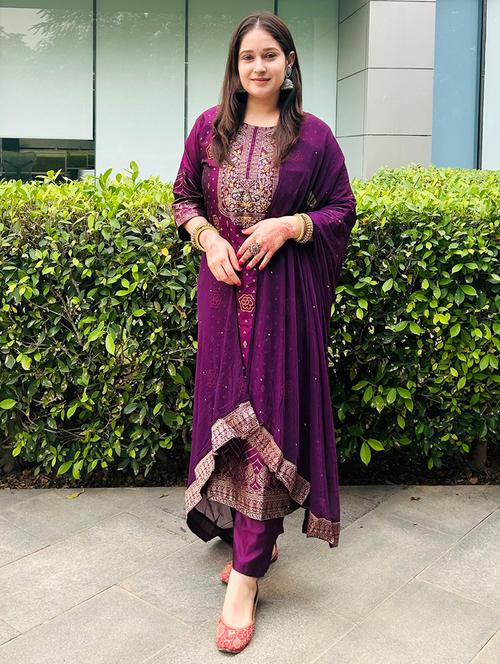 women three quarter sleeve kurta pant with dupatta set - 21684273 - Very Small Image - 1