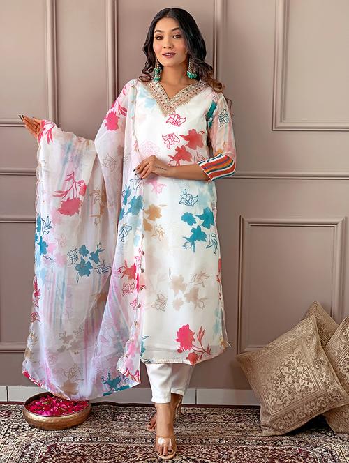 women three quarter sleeve kurta pant with dupatta set - 21684699 - Very Small Image - 1