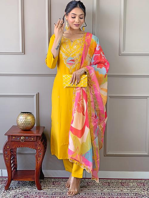 women three quarter sleeve kurta pant with dupatta set - 21685846 - Very Small Image - 1