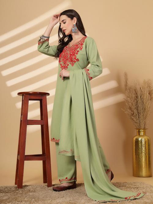 women embroidered winter wear suit set - 21686400 - Very Small Image - 1