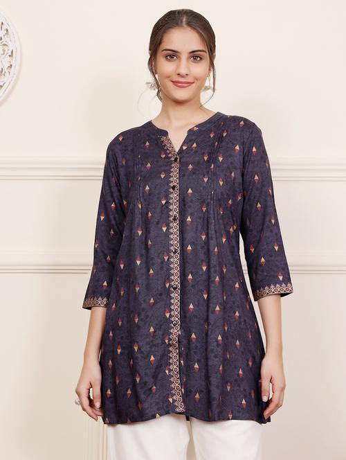 women three quarter sleeve a-line kurti - 21686468 - Very Small Image - 1