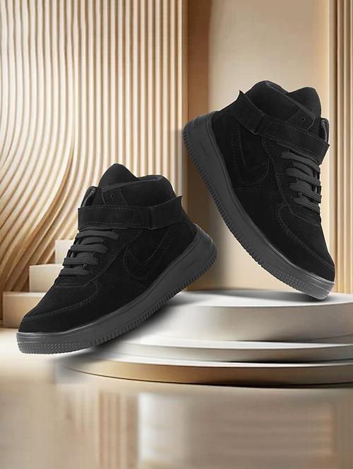 men lace up sneakers - 21687852 - Very Small Image - 1